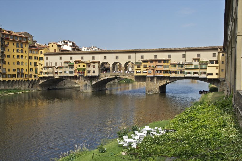 Le Ponte Vecchio au-dessus de l'Arno, à Florence